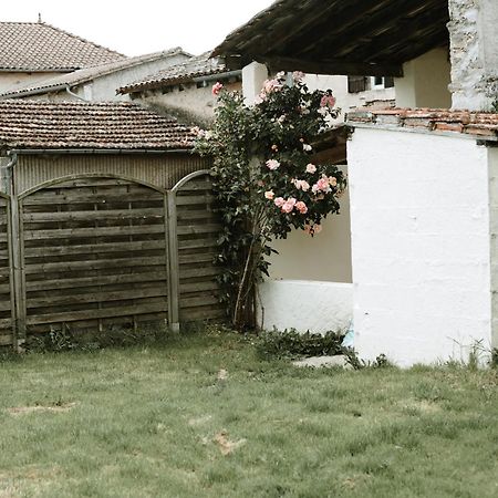 Studio De Plain-Pied Avec Terrasse Et Jardin Apartment Saint-Meard-de-Gurcon Exterior photo